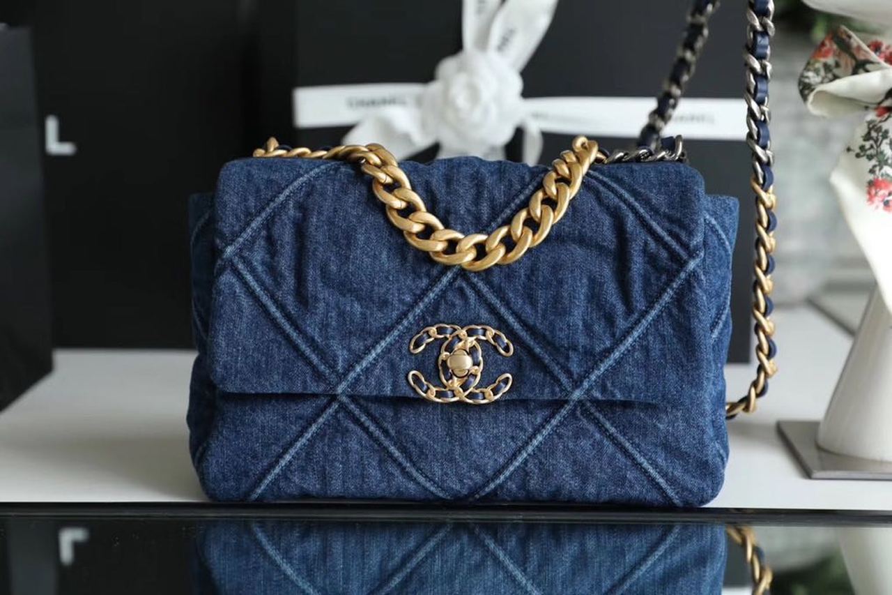 1290751585326494_.pic__48141.1585609761 Chanel 19 Flap Bag 26cm Goatskin Leather Spring/Summer Act 1 Collection, Blue Jean - Image 1