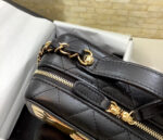 Chanel 21 22 Vanity Casebag 19cm Gold Toned - Image 4