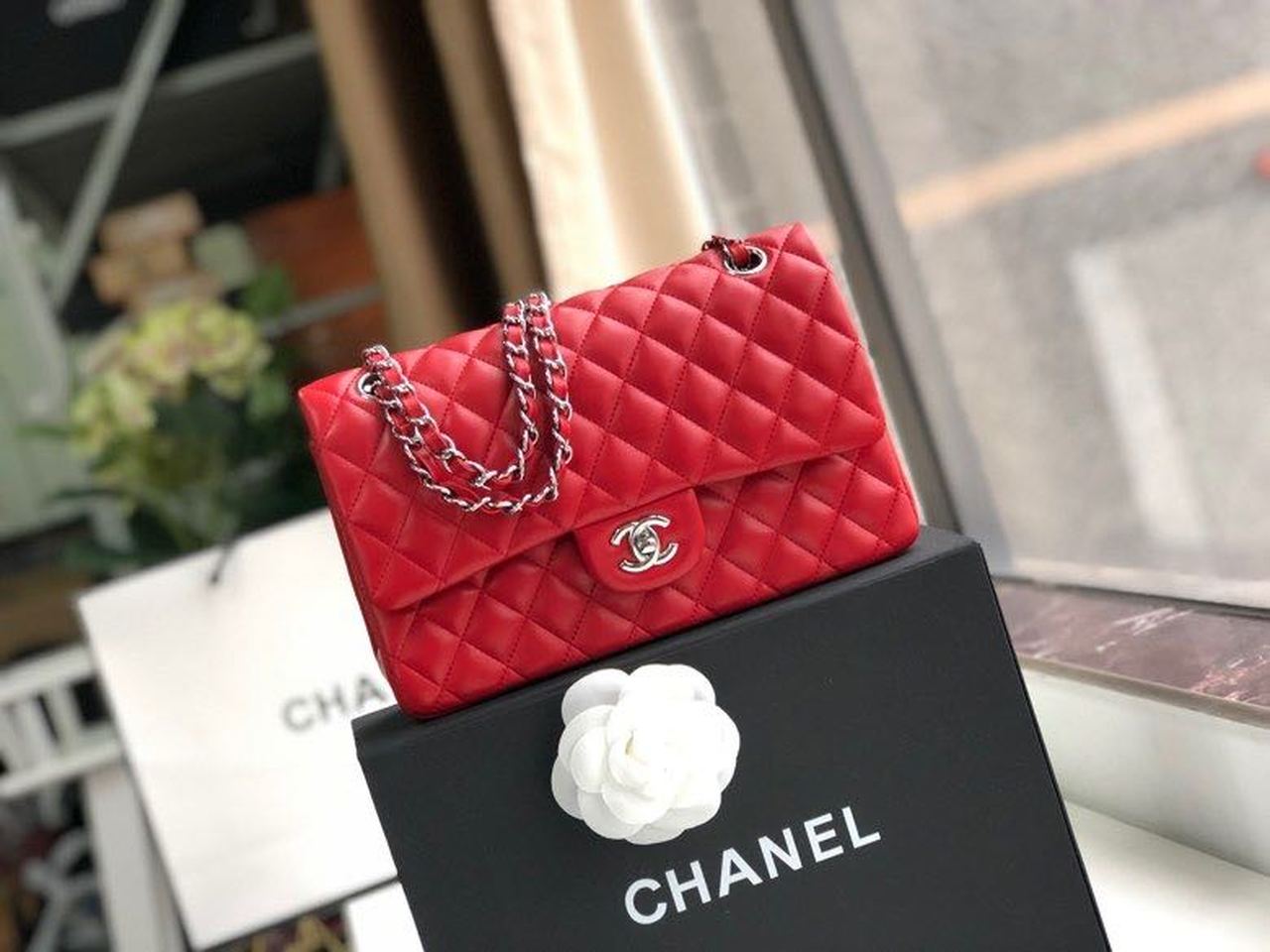 1568131593029980_.pic__56805.1593152159 Chanel Classic Flap Bag 25cm Silver Hardware Lambskin Leather Spring/Summer Collection Red - Image 1