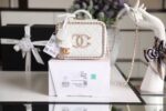 Chanel Chain Around CC Filigree Vanity Bag 18cm Caviar Leather Gold Hardware Spring/Summer Collection White - Image 4
