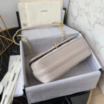 Chanel Classic Flapbag Gold Hardware 23cm - Image 8